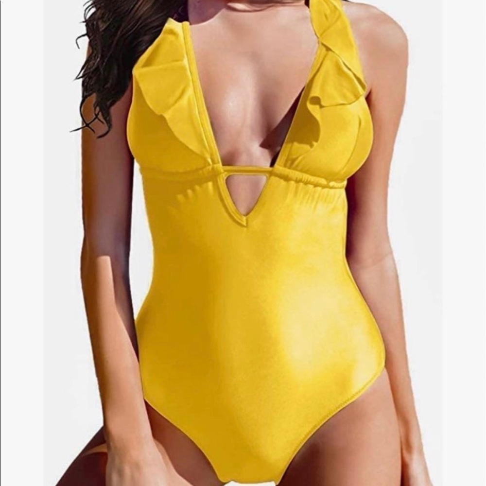 New Cupshe canary yellow one piece size medium